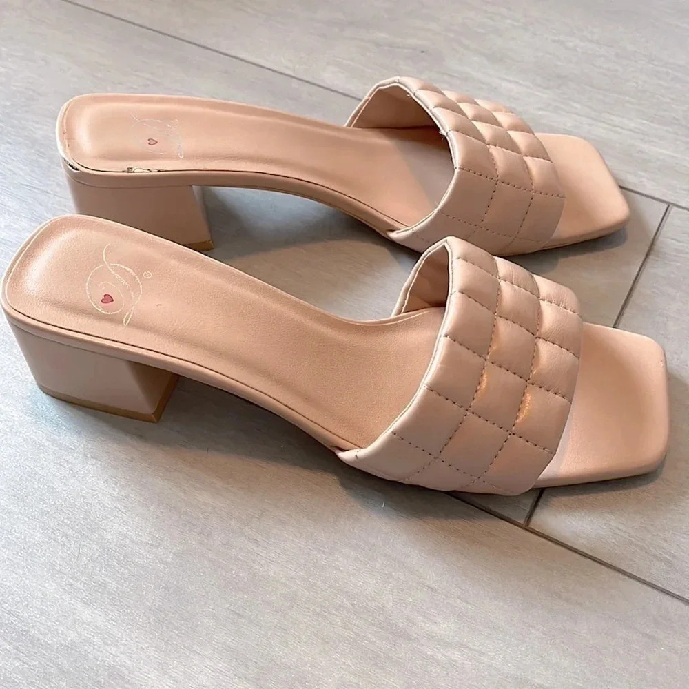Quilted Slide Sandals Beige Block Heel, Size 7.5
